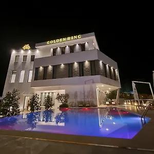 Hotell Golden Ring, Farke e Madhe